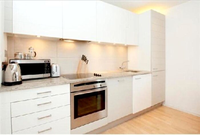 1 Bedroom Apartment To Rent In Seacon Tower, West Ferry Road, Canary Central, Canary Wharf, London, E14