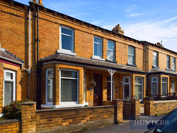 3 Bedroom Terraced House For Sale In Elmville Avenue, Scarborough, YO12