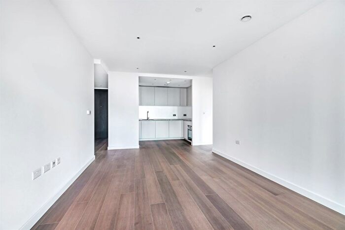 2 Bedroom Flat To Rent In No., Upper Riverside, Cutter Lane, Greenwich Peninsula, SE10