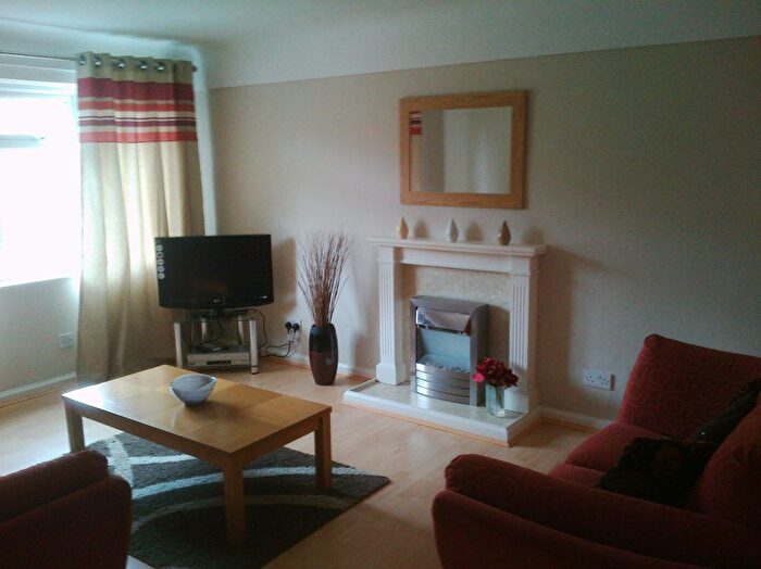2 Bedroom Flat To Rent In Courtleigh Manor, Boscombe Spa Road, BH5