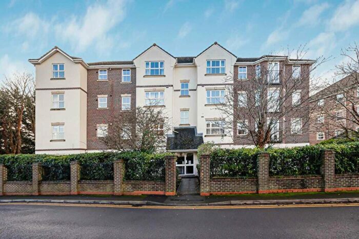 2 Bedroom Apartment For Sale In Abbotsmead Place, Caversham, Reading, Berkshire, RG4