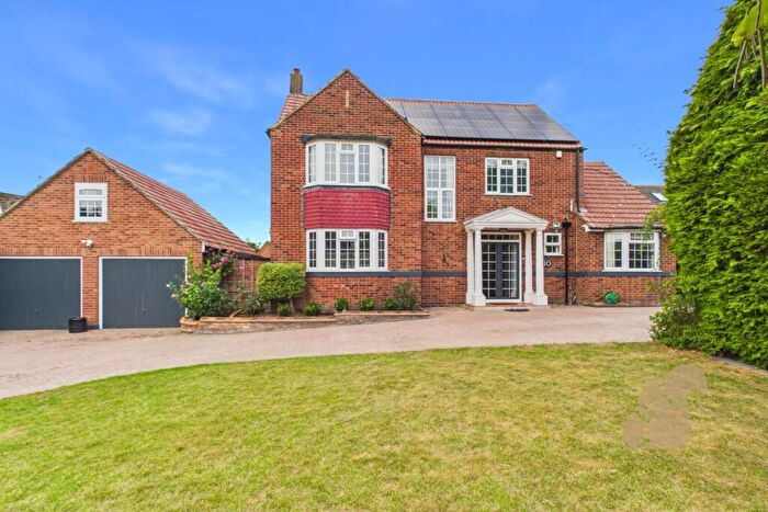 4 Bedroom Detached House For Sale In Dalrymple Close, Chelmsford, CM1