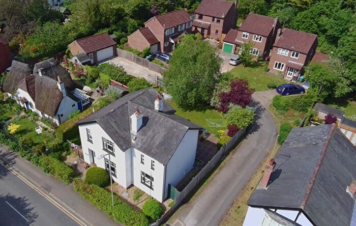 4 Bedroom Detached House For Sale In Moreton Road, Buckingham, Buckinghamshire, MK18