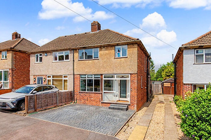 3 Bedroom Semi-Detached House For Sale In Bagley Close, Kennington, OX1