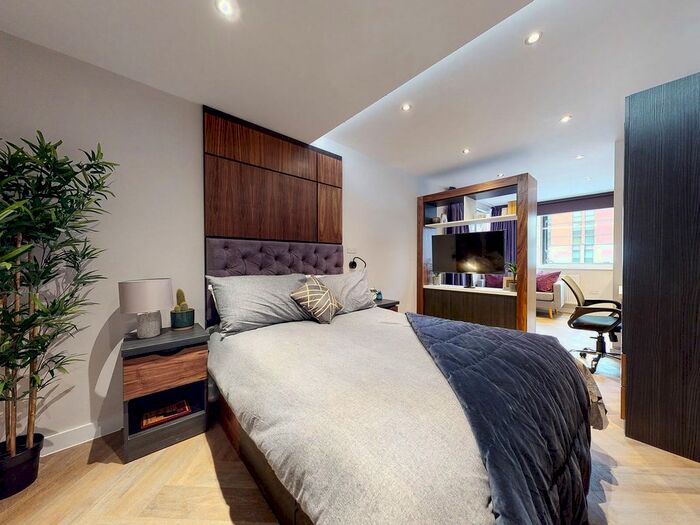 Studio To Rent In Apt, Live Oasis Wade Lane #, LS2