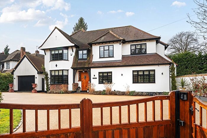 4 Bedroom Detached House To Rent In Chislehurst Road, Petts Wood, Orpington, BR5