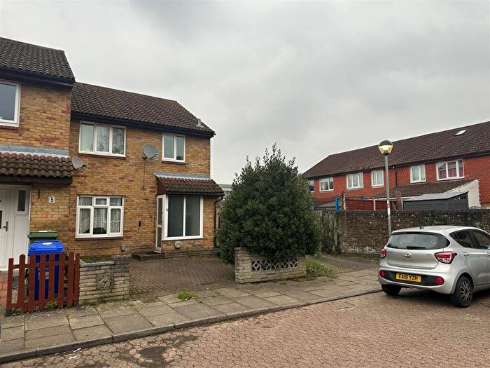 3 Bedroom End Of Terrace House To Rent In Cavalry Court, Aldershot, GU11