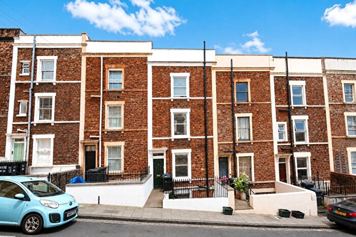 1 Bedroom Flat For Sale In Ambra Vale East, Bristol, BS8