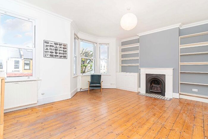 4 Bedroom Apartment To Rent In Ivydale Road, London, SE15