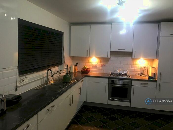 4 Bedroom Detached House To Rent In Aytoun Avenue, Kirkcaldy, KY2