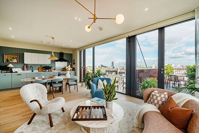 3 Bedroom Flat For Sale In The Brentford Project, Brentford, TW8