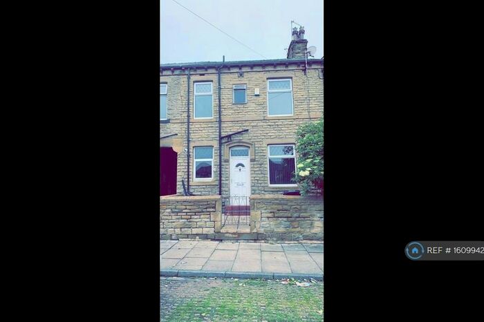 2 Bedroom Terraced House To Rent In Lonsdale Street, Bradford, BD3