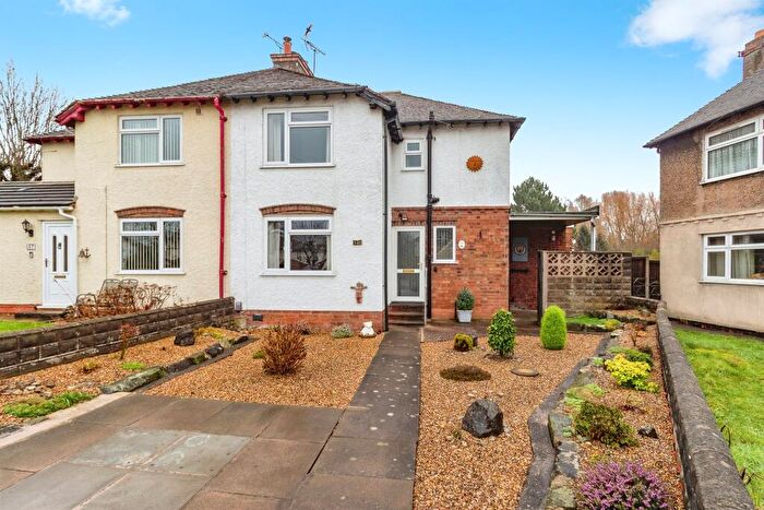 3 Bedroom Semi-Detached House For Sale In Fairway, Stafford, ST16