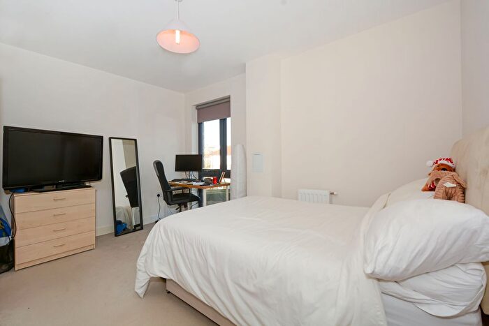 2 Bedroom Flat For Sale In Fisher Close, London, SE16