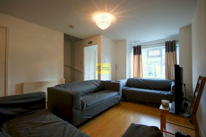 5 Bedroom End Of Terrace House To Rent In Herbert Road, Birmingham - Student Property, B10