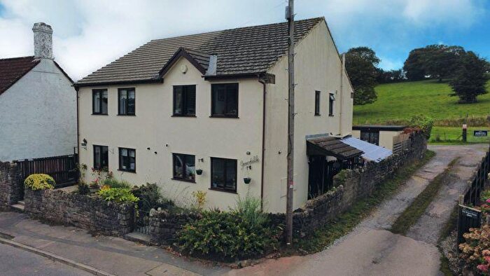 3 Bedroom Semi-Detached House For Sale In Silver Street, Littledean, GL14