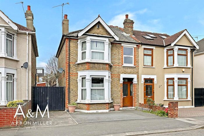 3 Bedroom Semi Detached House For Sale In Beddington Road, Goodmayes, IG3