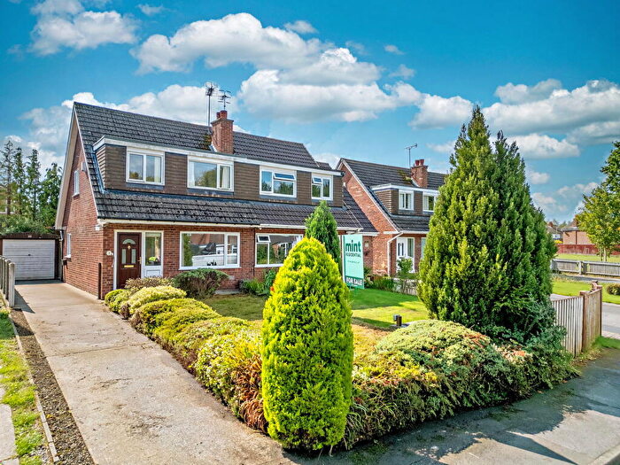 3 Bedroom Semi Detached House For Sale In Birkdale Grove, Alwoodley, Leeds, LS17