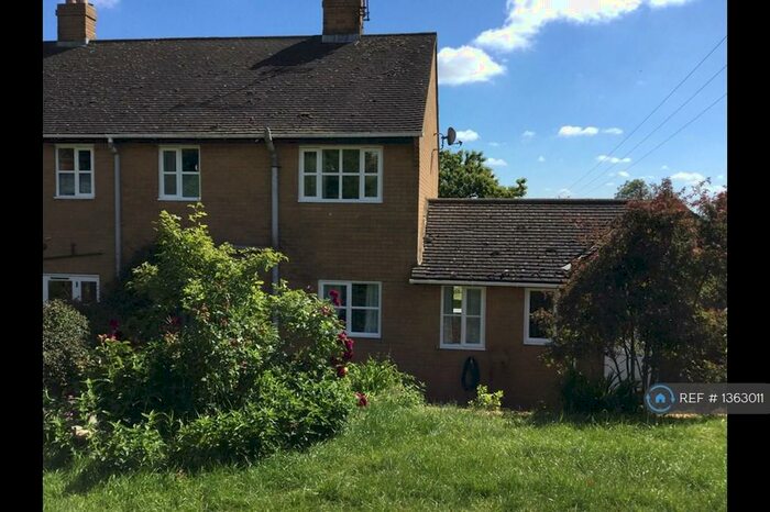 3 Bedroom Semi-Detached House To Rent In Bury Court Farm Cottage, Banbury, OX17