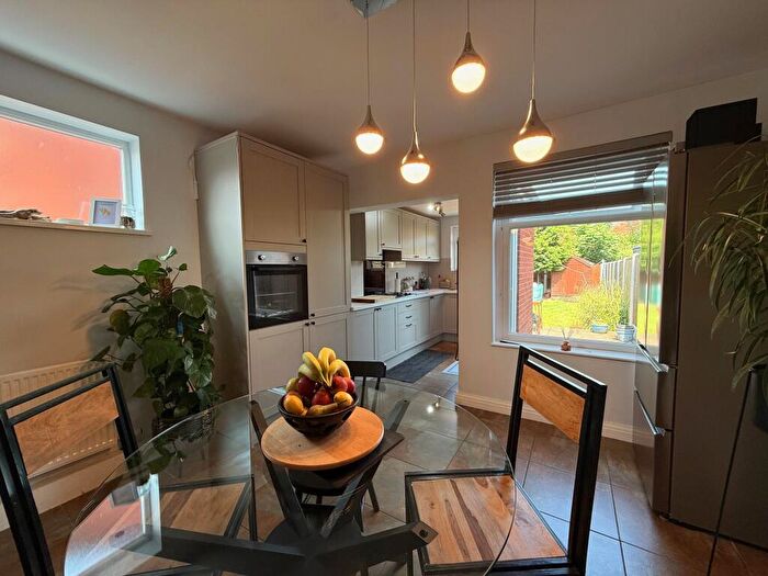 3 Bedroom Terraced House To Rent In Liddington Street, Nottingham, NG7