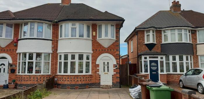 3 Bedroom Property To Rent In Wellsford Avenue, Solihull, B92