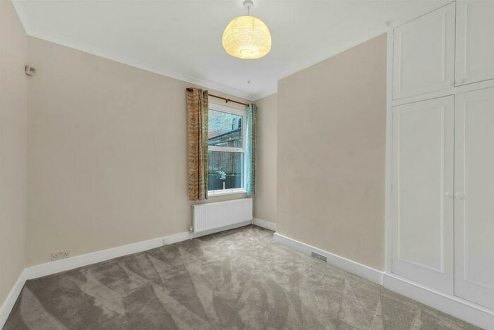 2 Bedroom Flat For Sale In Morgan Road, Bromley, BR1