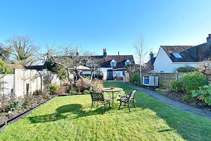 2 Bedroom Semi-Detached House For Sale In Birch Green, Hertford, SG14
