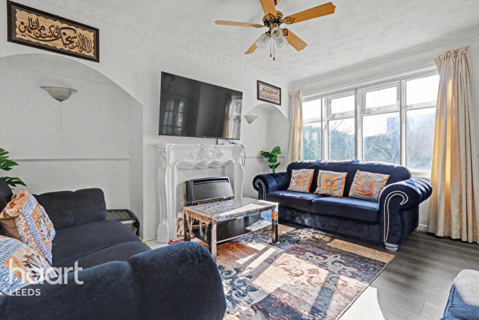 2 Bedroom Semi Detached House For Sale In Torre Lane, Leeds, LS9