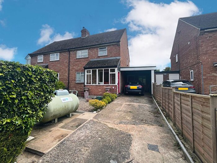 3 Bedroom Semi-Detached House For Sale In Streetly End, West Wickham, Cambridge, CB21
