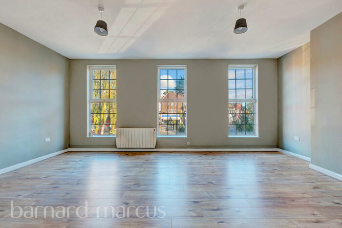 3 Bedroom Apartment To Rent In Station Way, Cheam, Sutton, SM3