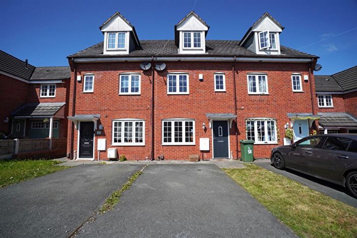 3 Bedroom Town House To Rent In Martindale Crescent, Newtown, Wigan, WN5