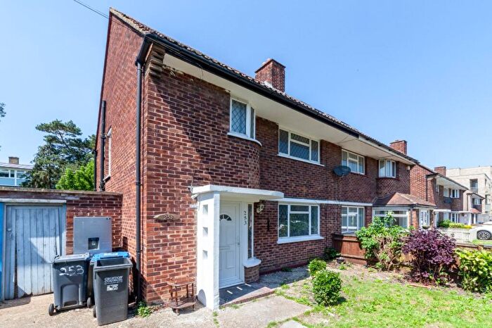 3 Bedroom Semi-Detached House To Rent In Long Lane, CR0