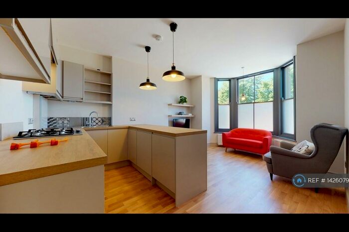 2 Bedroom Flat To Rent In Nunhead Lane, London, SE15