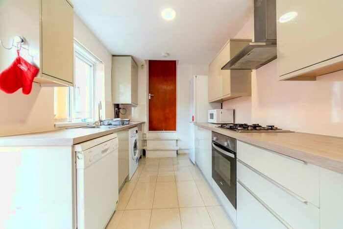 6 Bedroom Maisonette To Rent In &#pppw - Dinsdale Road, Sandyford, NE2