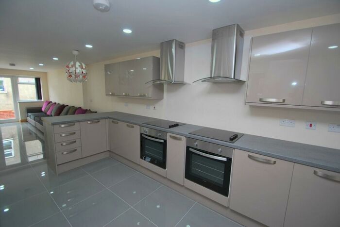 8 Bedroom House To Rent In Llantrisant Street, Cathays, CF24