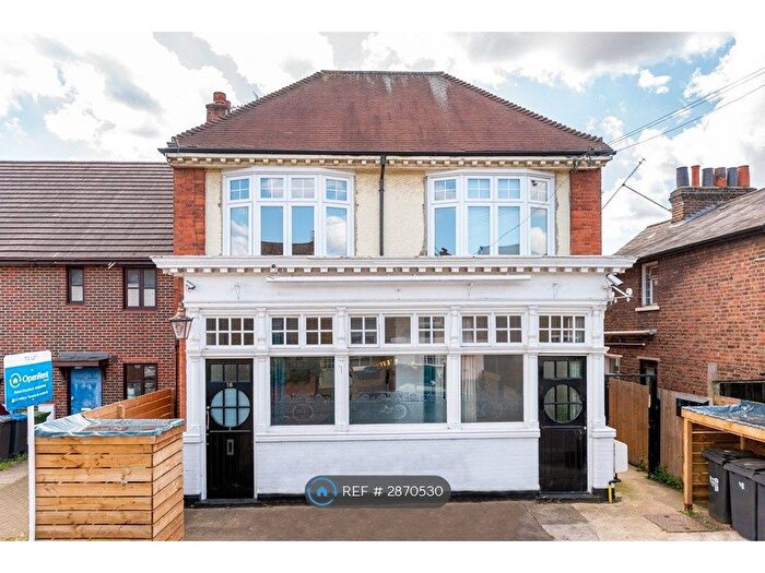 2 Bedroom Flat To Rent In Acre Road, Kingston Upon Thames, KT2