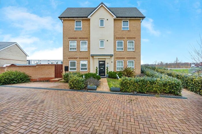 4 Bedroom End Of Terrace House For Sale In Thistle Lane, Wixams, Bedford, MK42