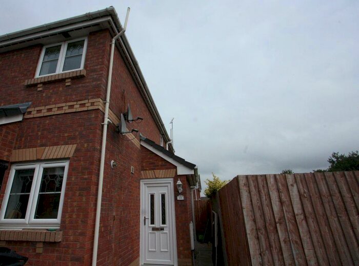 2 Bedroom Flat To Rent In Colwyn Close, Ellesmere Port, CH65