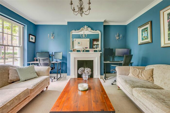 3 Bedroom Property To Rent In Hopping Lane, Canonbury, N1