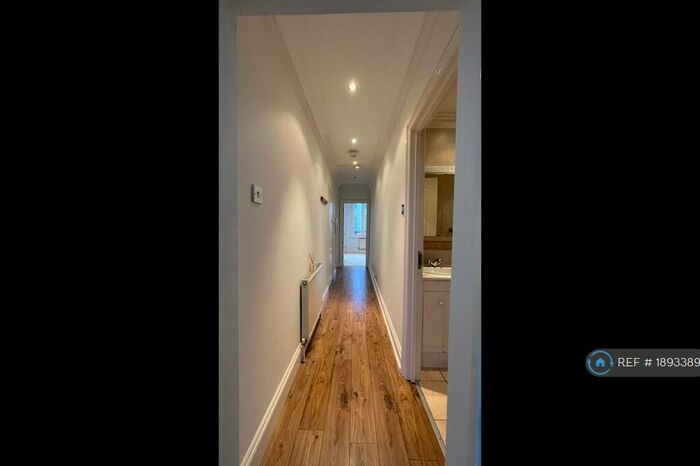 2 Bedroom Flat To Rent In Blackstock Road, London, N4