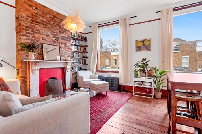 2 Bedroom Flat For Sale In Brooke Road, London, E5