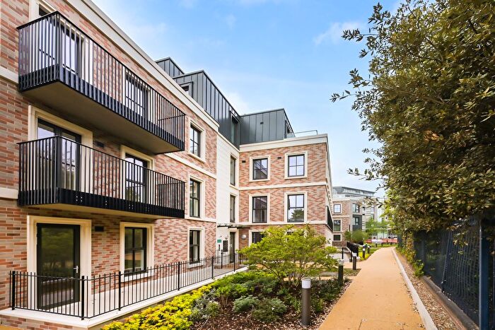 2 Bedroom Flat To Rent In Twickenham Gateway, Bradshaw Close, London, Twickenham, TW1