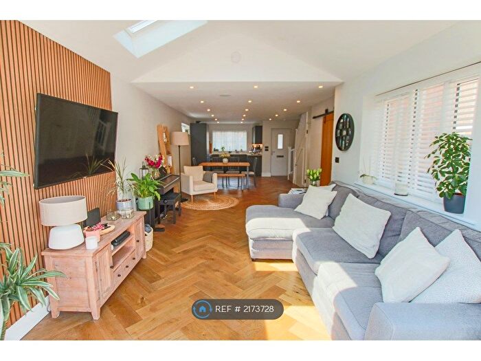 2 Bedroom Detached House To Rent In Imberhorne Lane, East Grinstead, RH19