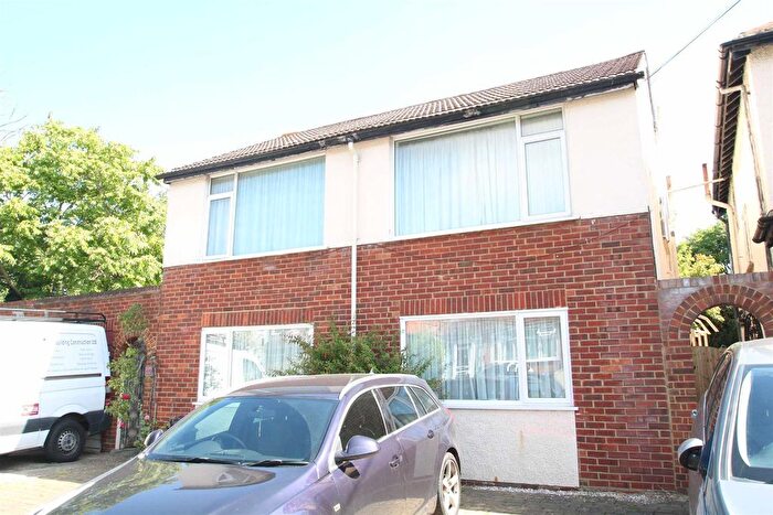 1 Bedroom Maisonette To Rent In Martin Grove, Morden, SM4