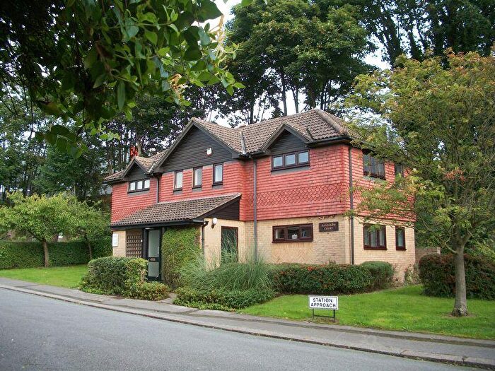 Flat For Sale In Central Studio With Parking, CR5