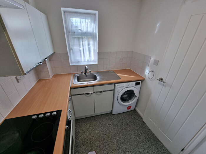 1 Bedroom Flat To Rent In Catherine Court, IG2