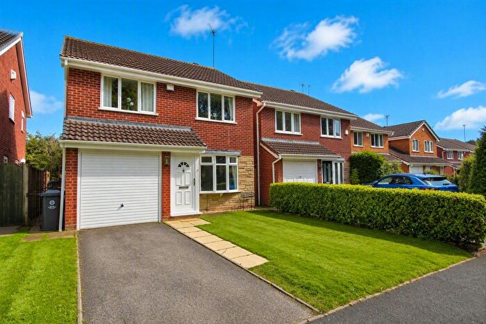 3 Bedroom Detached House For Sale In Swinforge Way, Swindon, DY3