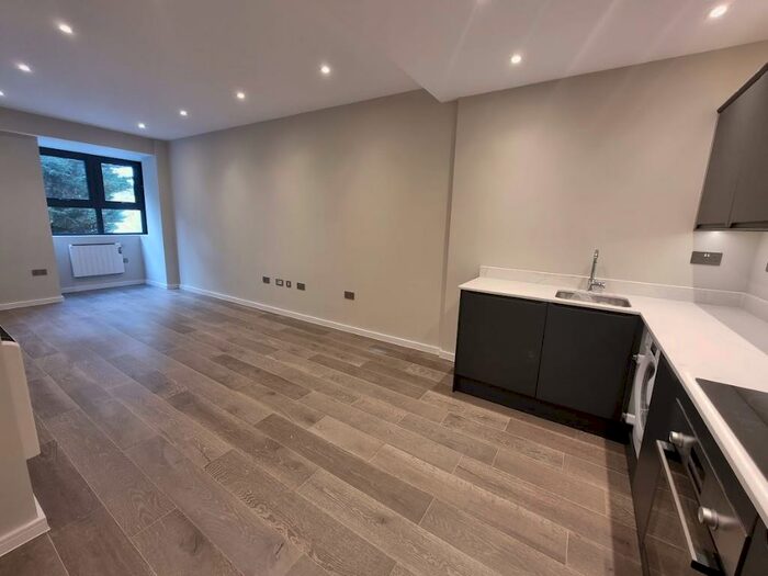 1 Bedroom Flat To Rent In Arcadia Avenue, London, N3