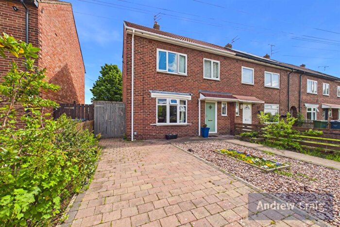3 Bedroom Semi-Detached House For Sale In Campbell Park Road, Hebburn, NE31