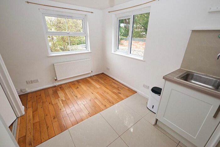 1 Bedroom Flat To Rent In Wellington Road, BN2